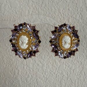 Women’s vintage Gold and Purple Cameo Earrings
